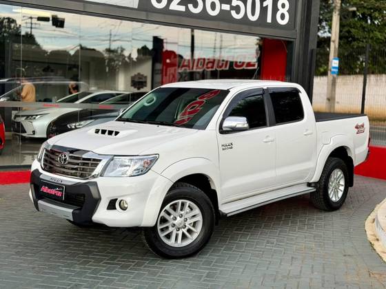 TOYOTA HILUX 3.0 SRV 4X4 CD 16V TURBO INTERCOOLER DIESEL 4P AUTOMÁTICO TOYOTA HILUX 3.0 SRV 4X4 CD 16V TURBO INTERCOOLER DIESEL 4P AUTOMÁTICO